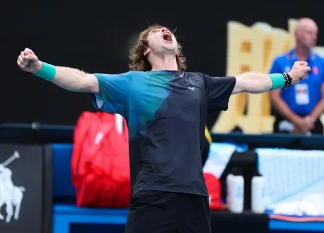 了高校间的 了高校间的