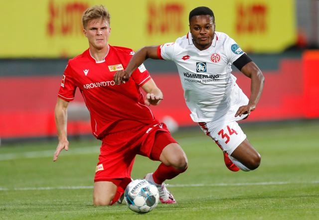 次抢下前场 次抢下前场